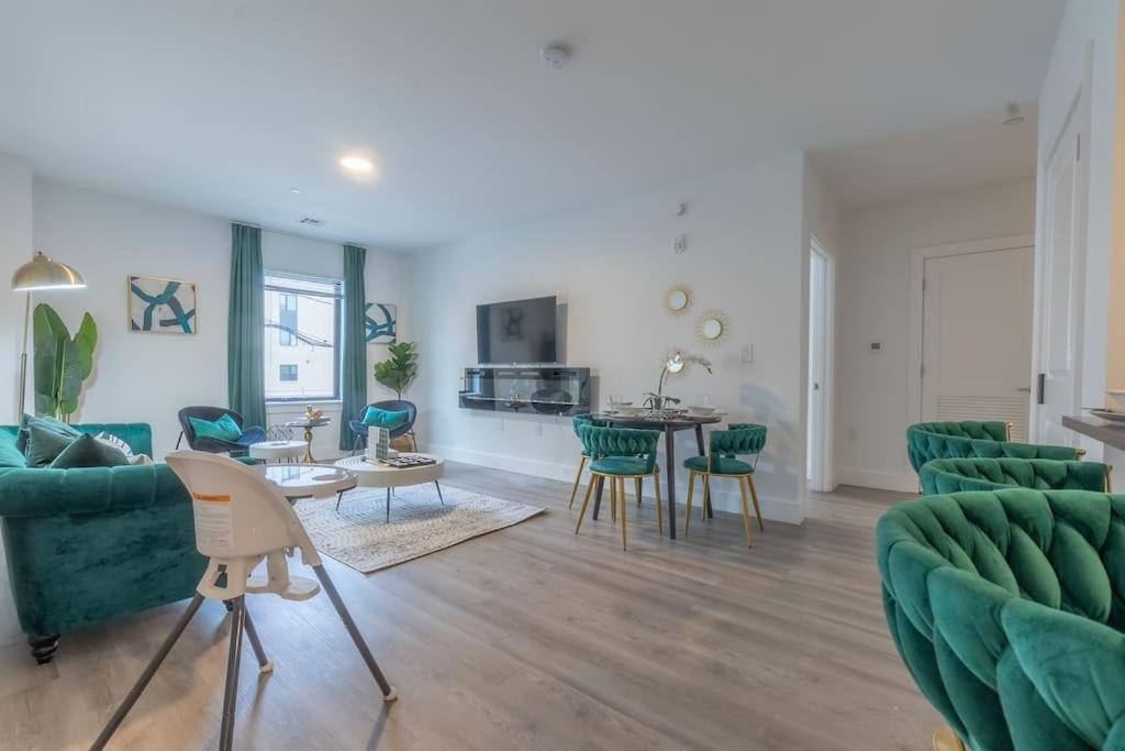 2 Bedroom 2 Bath Suite, Near American Dream And The Airport, Free Parking, King Bed And 2 Queen Beds, Washer And Dryer Orange Esterno foto