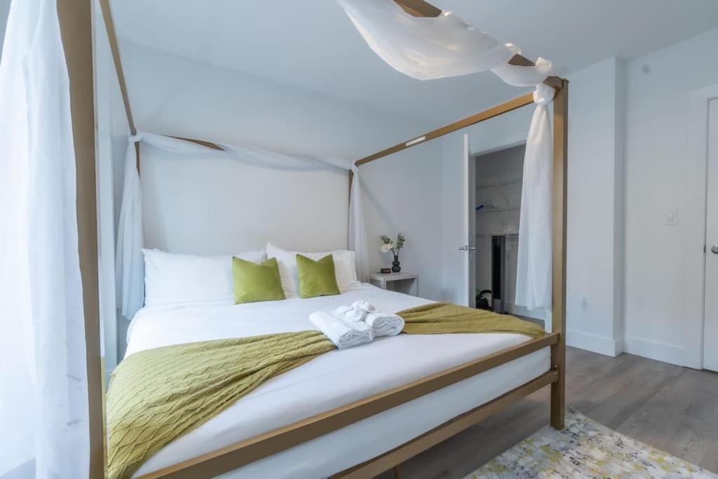 2 Bedroom 2 Bath Suite, Near American Dream And The Airport, Free Parking, King Bed And 2 Queen Beds, Washer And Dryer Orange Esterno foto