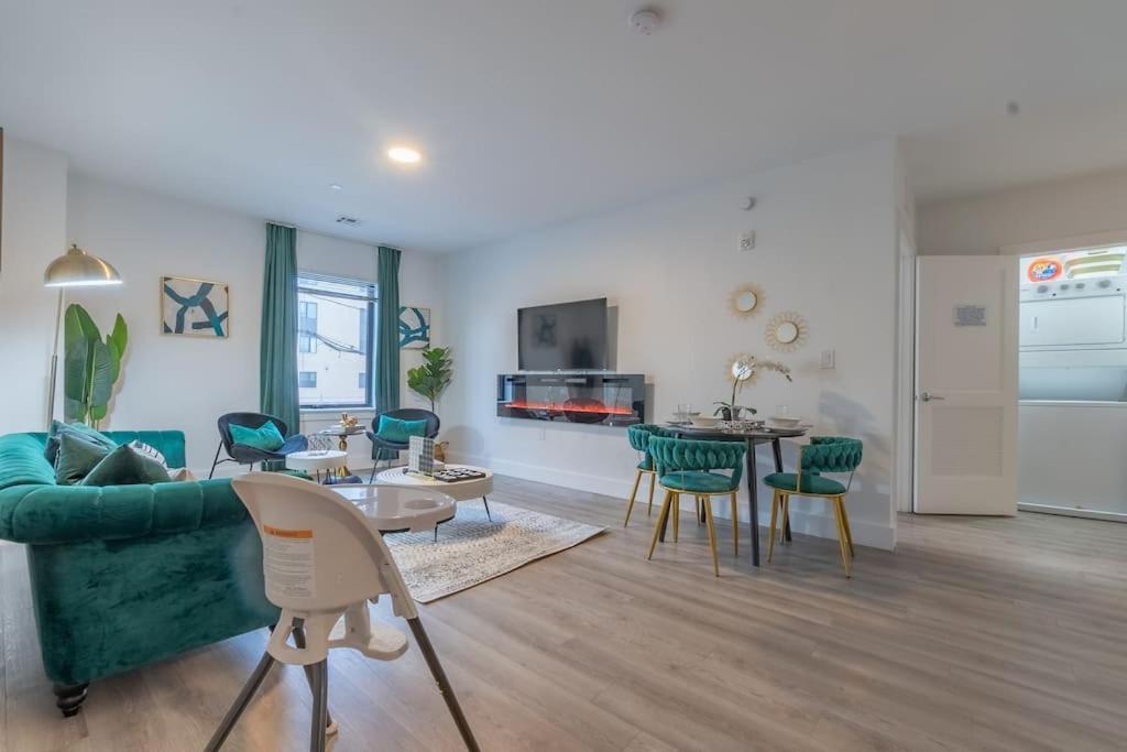 2 Bedroom 2 Bath Suite, Near American Dream And The Airport, Free Parking, King Bed And 2 Queen Beds, Washer And Dryer Orange Esterno foto
