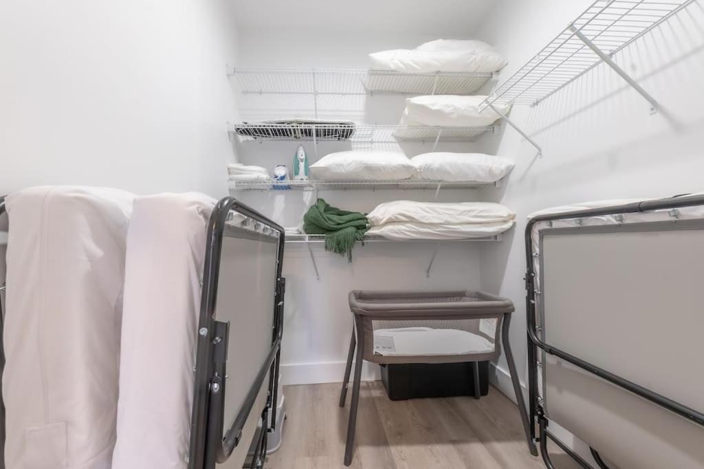 2 Bedroom 2 Bath Suite, Near American Dream And The Airport, Free Parking, King Bed And 2 Queen Beds, Washer And Dryer Orange Esterno foto